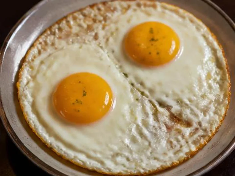 بيض مقلي — Fried Eggs