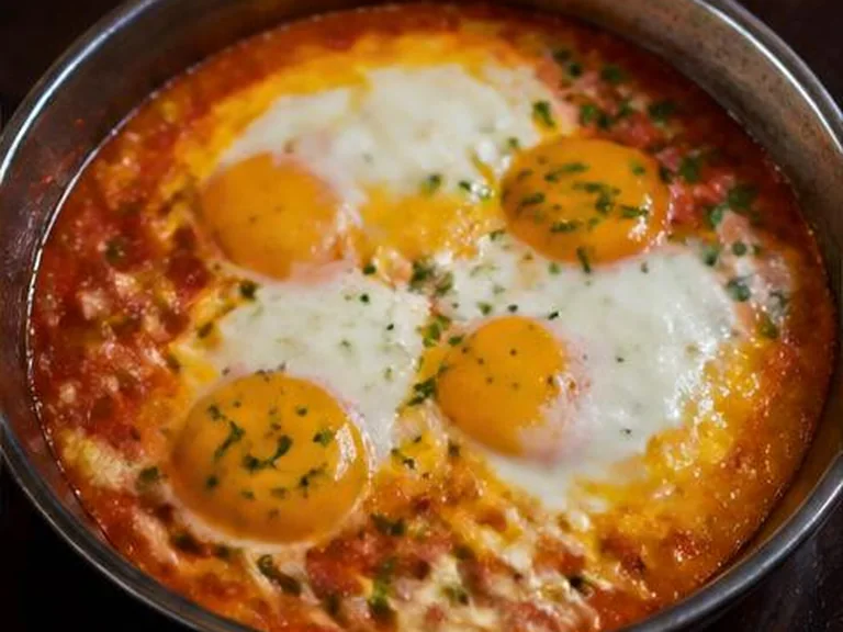 بيض بالطماطة — Eggs with Tomato