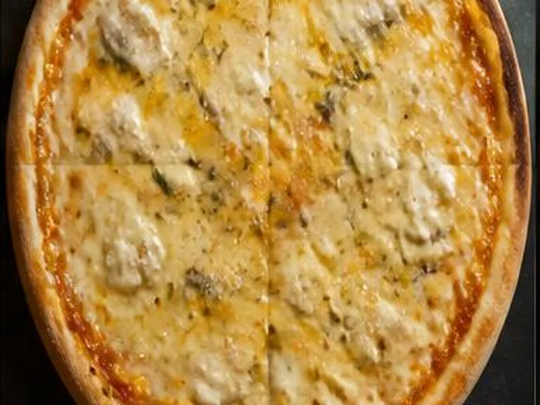 بيتزا أربع أجبان — Four Cheese Pizza